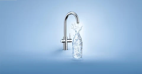Spar penger, tid, energi og miljø ved å droppe vann på flaske – med Grohe Blue Home – armaturer får du perfekt nedkjølt kullsyrevann gjennom kun et enkelt trykk på krana!